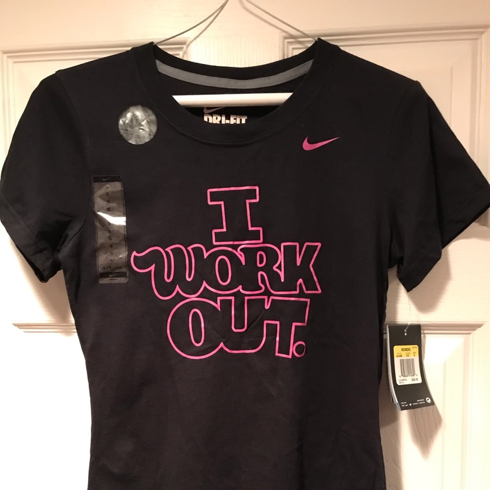 NWT Nike “I Work Out” Tee Black size Small
